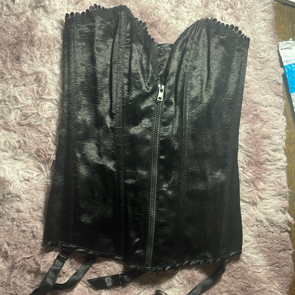 Beautiful Vintage FREDERICKS OF HOLLYWOOD